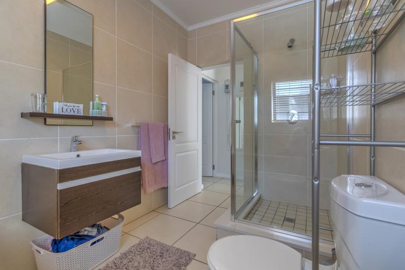 To Let 3 Bedroom Property for Rent in Somerset West Western Cape
